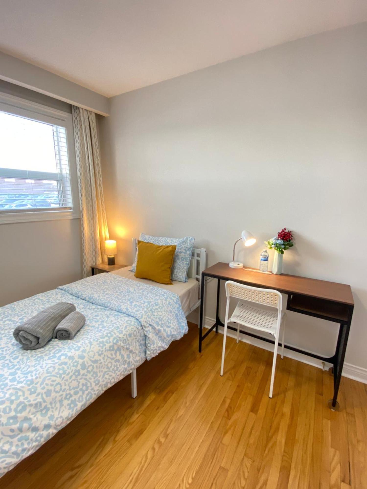 Sunny House - Main Floor, Free Parking, In Toronto酒店 外观 照片