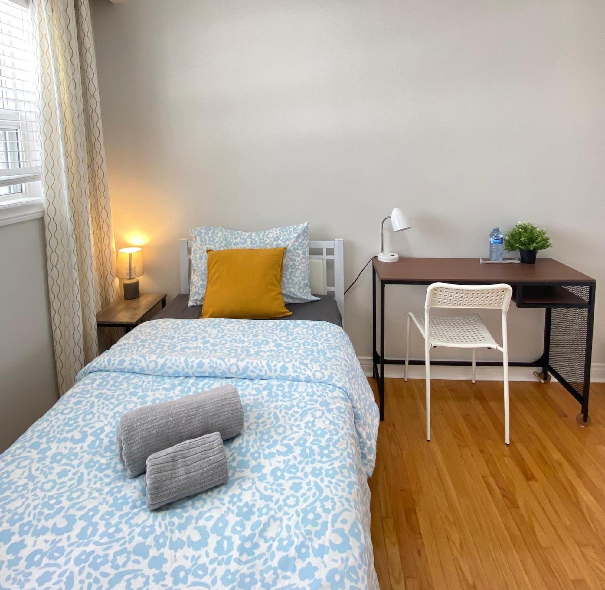 Sunny House - Main Floor, Free Parking, In Toronto酒店 外观 照片