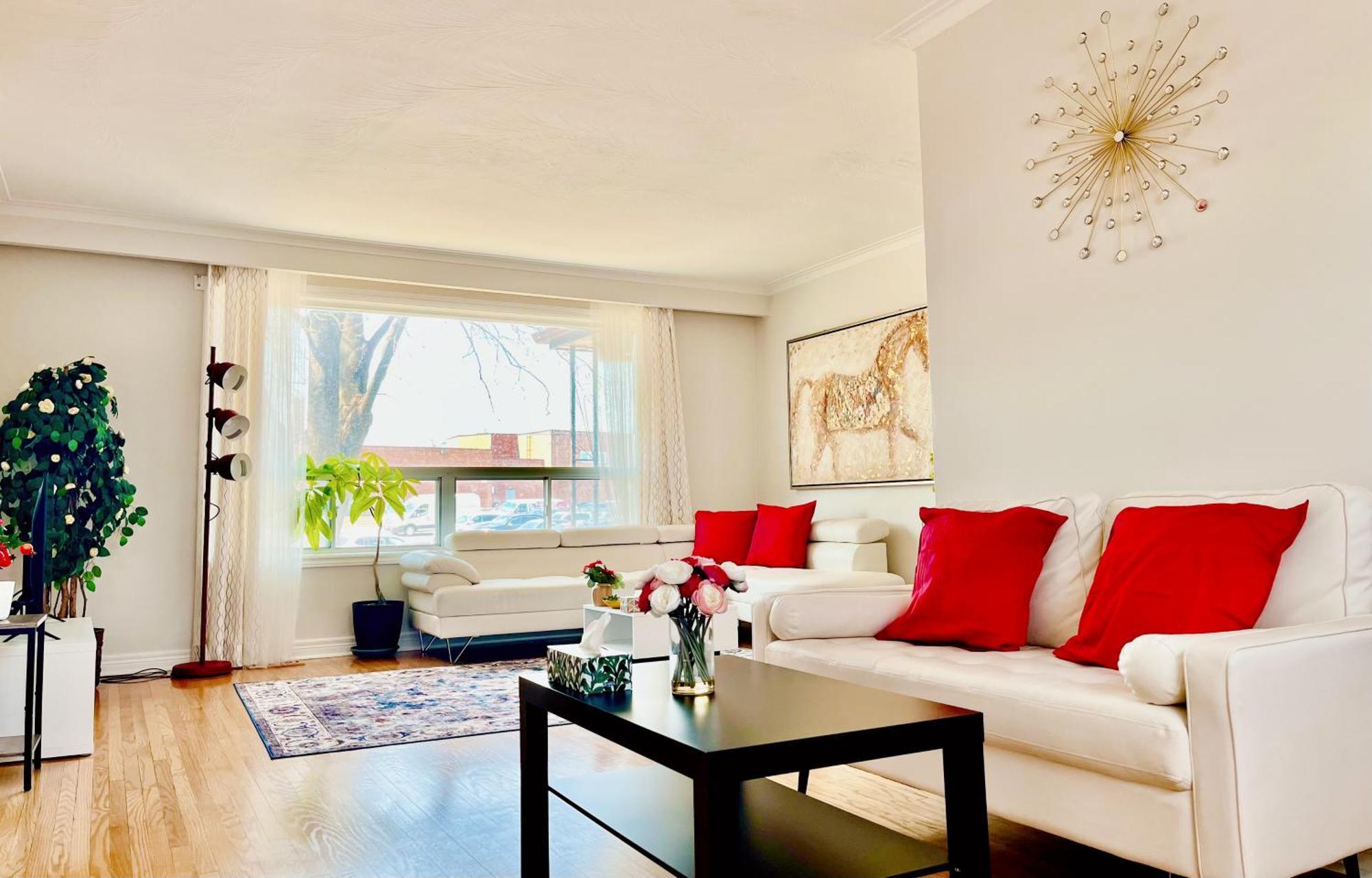 Sunny House - Main Floor, Free Parking, In Toronto酒店 外观 照片