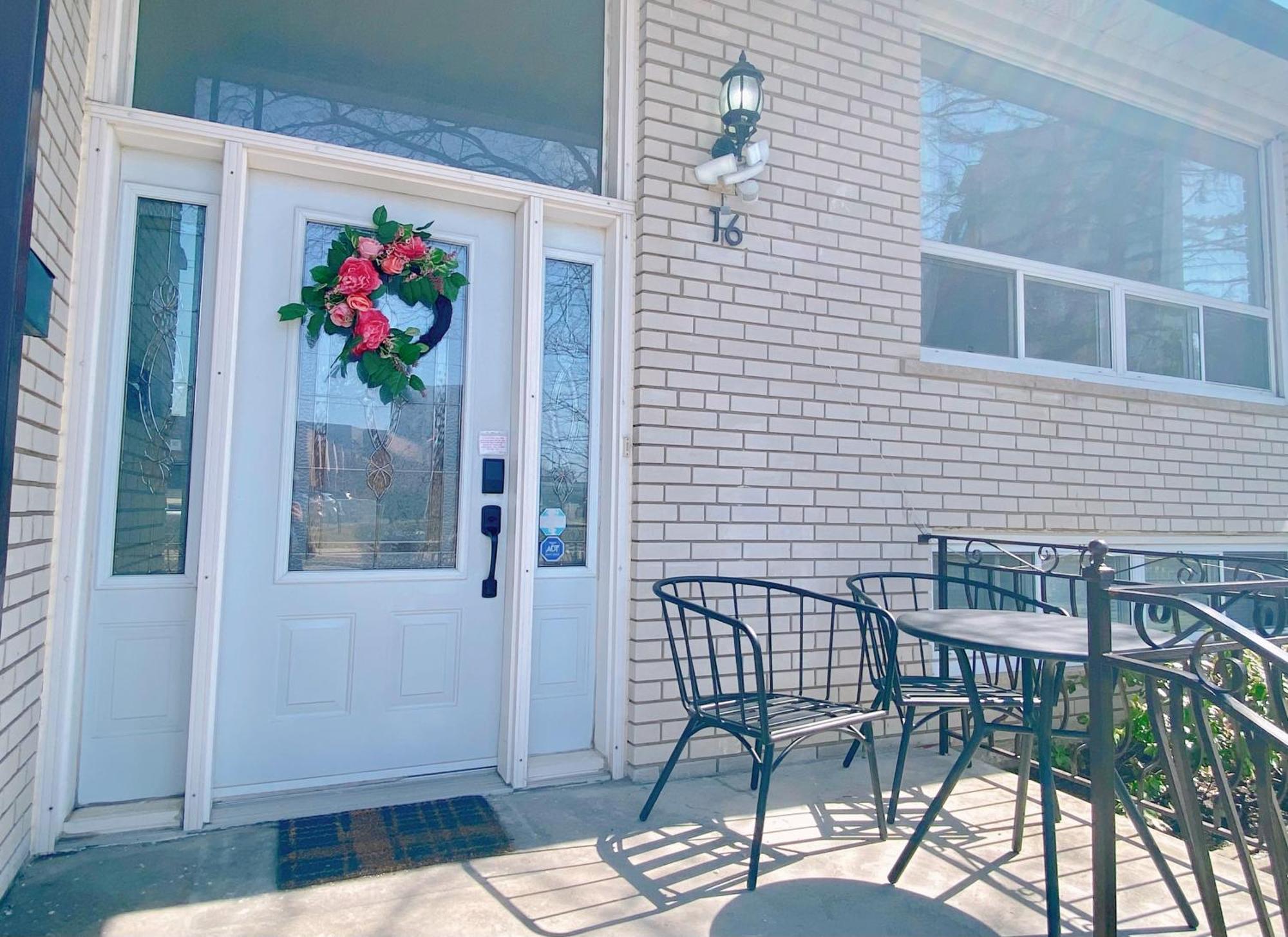 Sunny House - Main Floor, Free Parking, In Toronto酒店 外观 照片